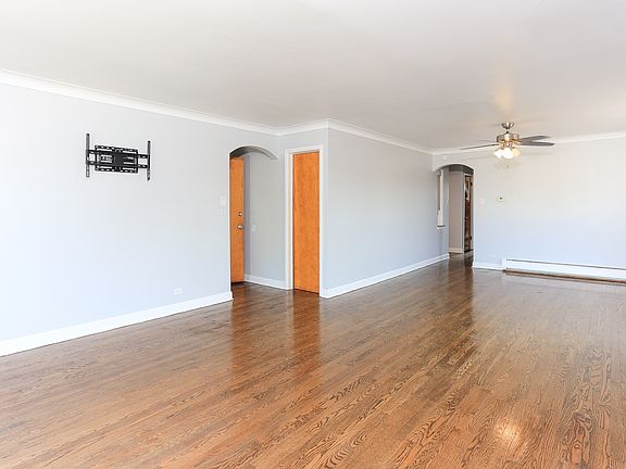 3rd image of 10611 S Prairie Ave #2