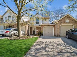 5255 Lakeshore Rd #30, Burlington, ON L7L5X9