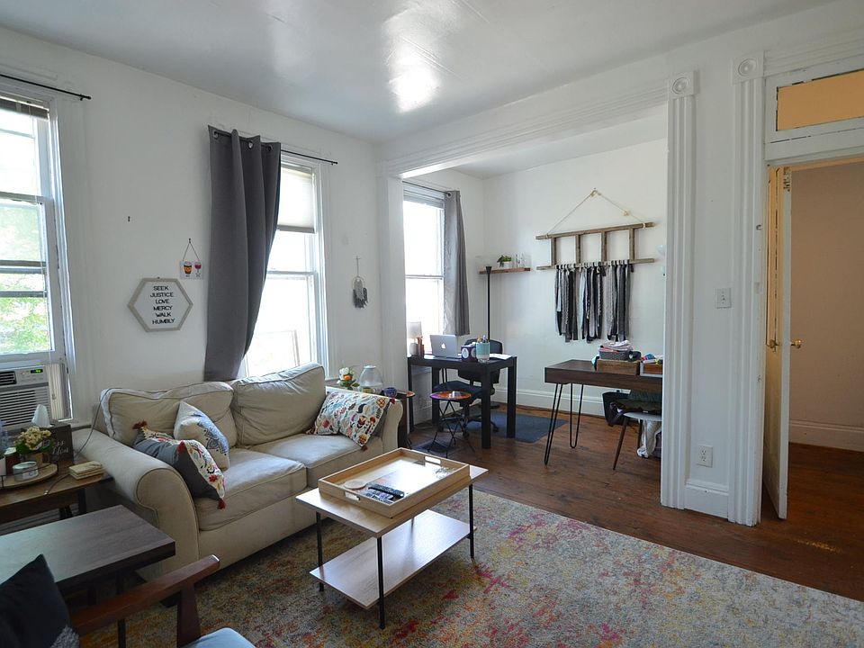 living room with alcove for office or guest bed (2nd floor)