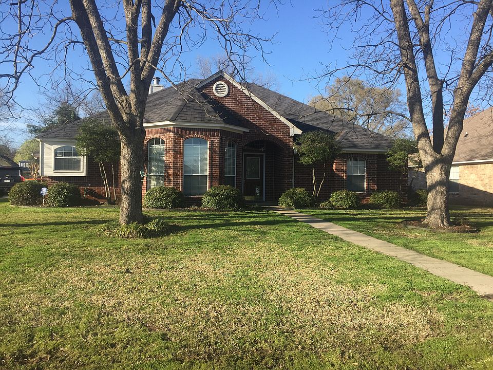 1st image of 2807 Woodland Oaks Dr