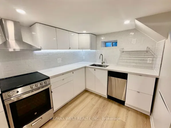 10 Vimy Ave #Basement, Toronto, ON M9N 2W2
