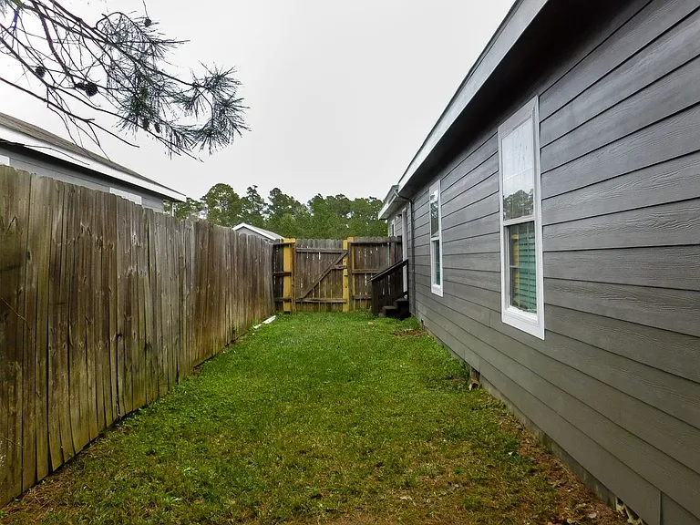 150 Varsity Dr — Photo 21