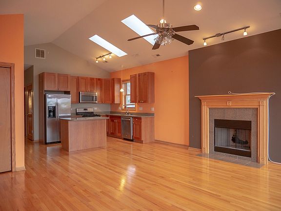 3rd image of 6449 S Ingleside Ave Unit 3