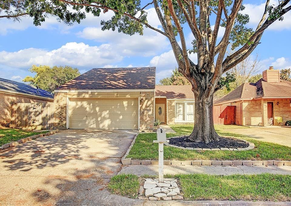 1st image of 12010 N Fairhollow Ln
