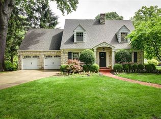 8033 Meadow Ln, Leawood, KS 66206
