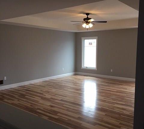 5th image of 4831 Castlewood Dr