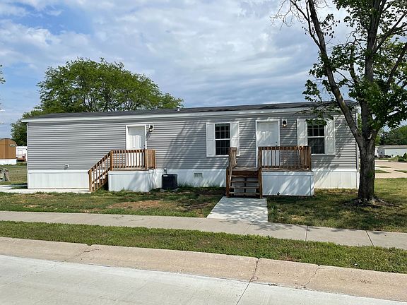 3rd image of 1440 W Plum St #125