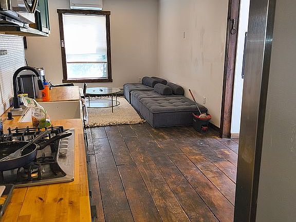 4th image of 77 Malvern St