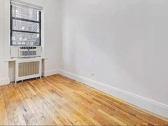 3rd image of 301 E 53rd St APT 3A
