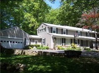 15 Mayflower Dr, East Greenwich, RI 02818