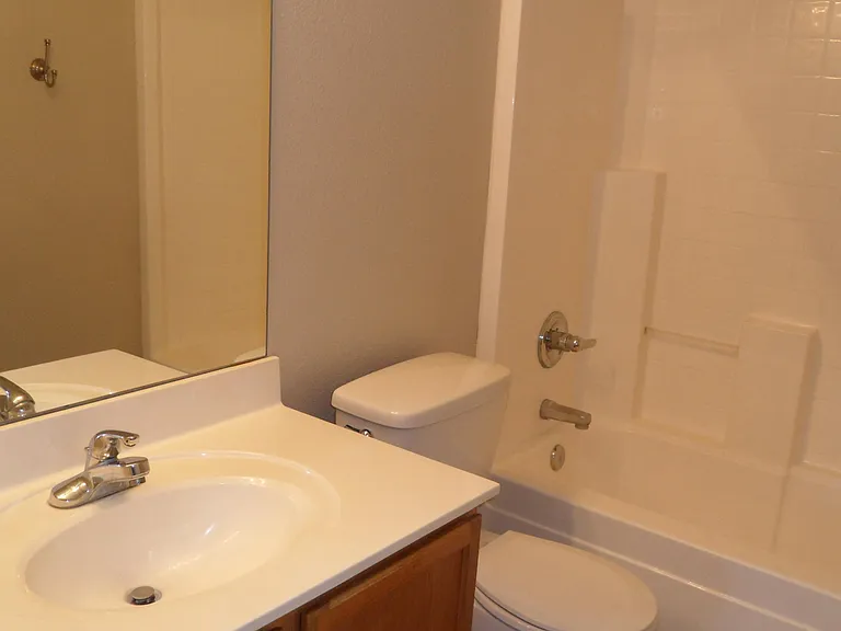 9008 W Quail Ave — Photo 11