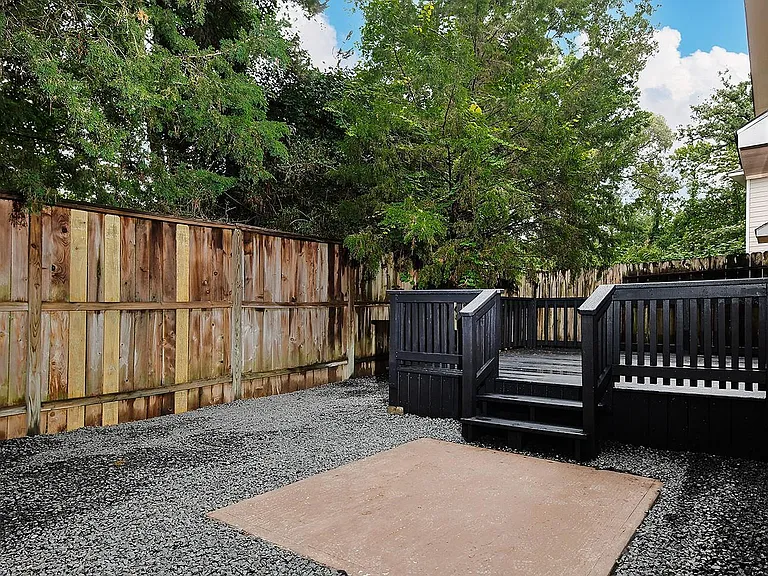 102 Blue Creek Ct — Photo 24