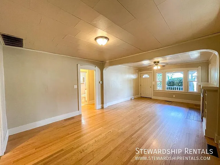 1745 Olive St — Photo 4