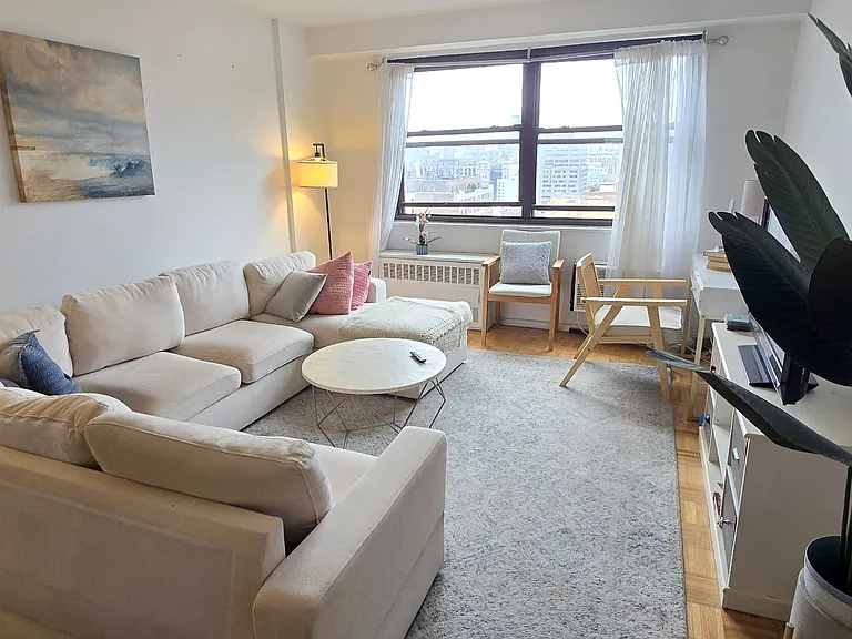 401 2nd Ave #24E — Photo 3