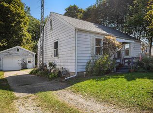 294 20th St N, Springfield, MI 49037