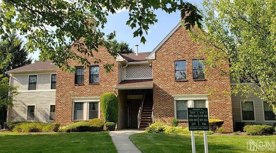 1st image of 178 Wycoff Way W