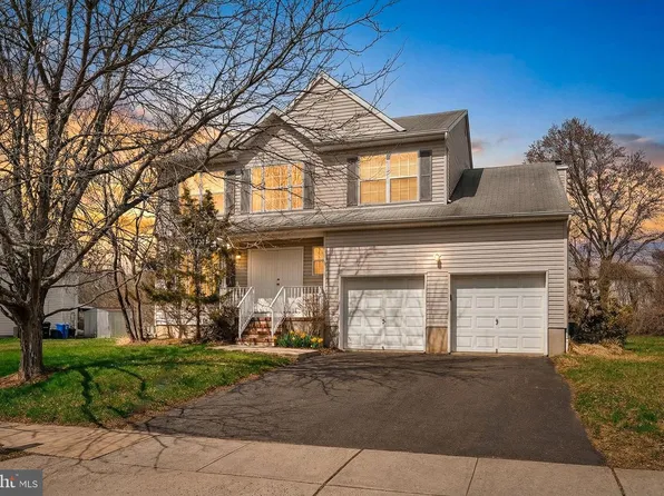 23 Sundew Dr, Ewing, NJ 08638