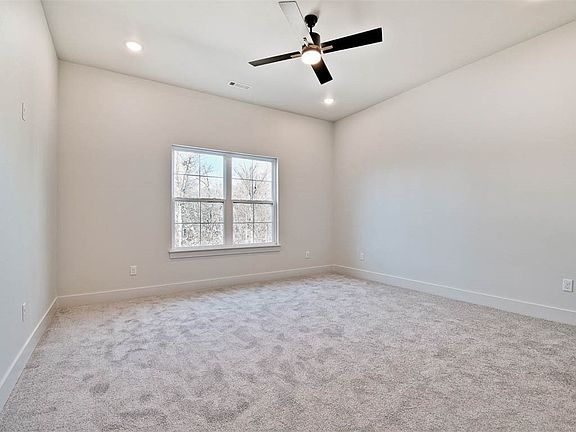 4th image of 12 Ramsey Dr
