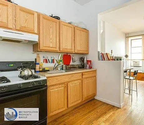 Rented by Metropolitan Property Group | media 10