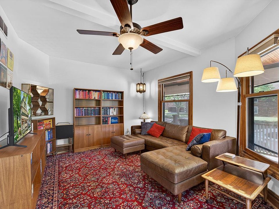 1st image of 203 W Lloyd STREET #203