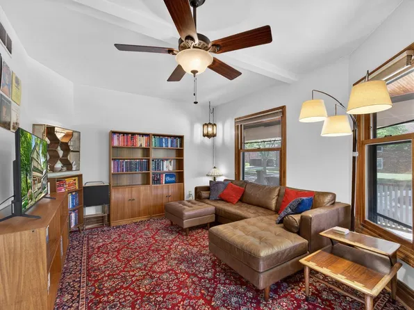 203 W Lloyd STREET #203, Milwaukee, WI 53212