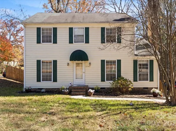 2042 Killarney Pl, Charlotte, NC 28262
