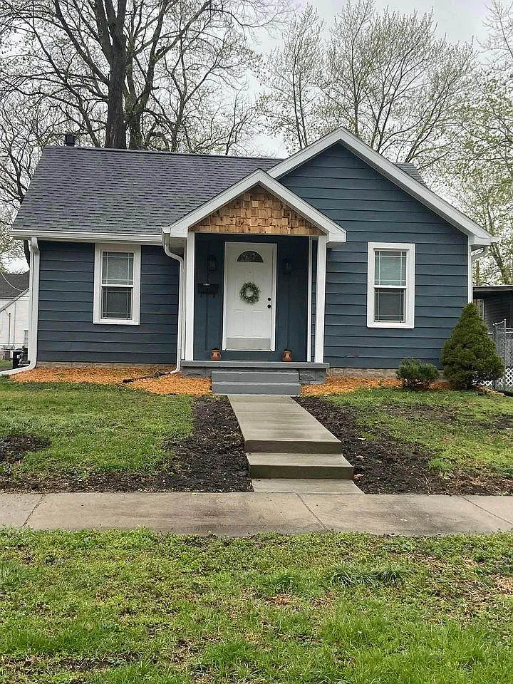 3 bed, 1200 sqft, $1,300 — Photo 1