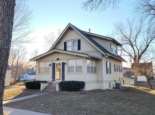 105 2nd Ave NE, Sioux Center, IA 51250