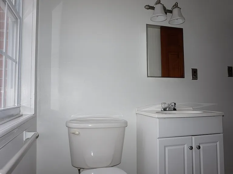931 N Central Ave — Photo 16