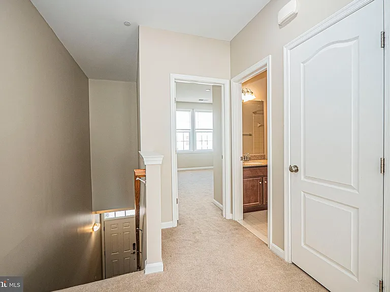 24680 Byrne Meadow Sq — Photo 22
