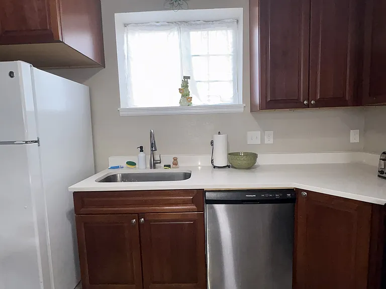 824 E Fountain Blvd #B — Photo 8