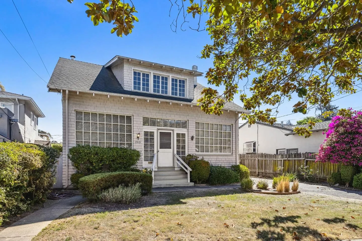 1513 Forest View Ave photo 1