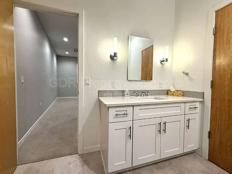 3600 Central Ave SE — Photo 17