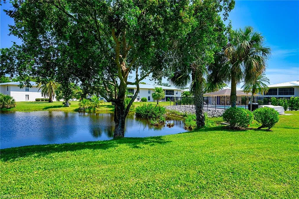 2 bed, 2.0 bath, 1377 sqft, $4,500 — Photo 3