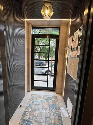 Rented by Delmark Realty LLC | media 93