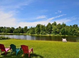 31 Bow N, Becket, MA 01223