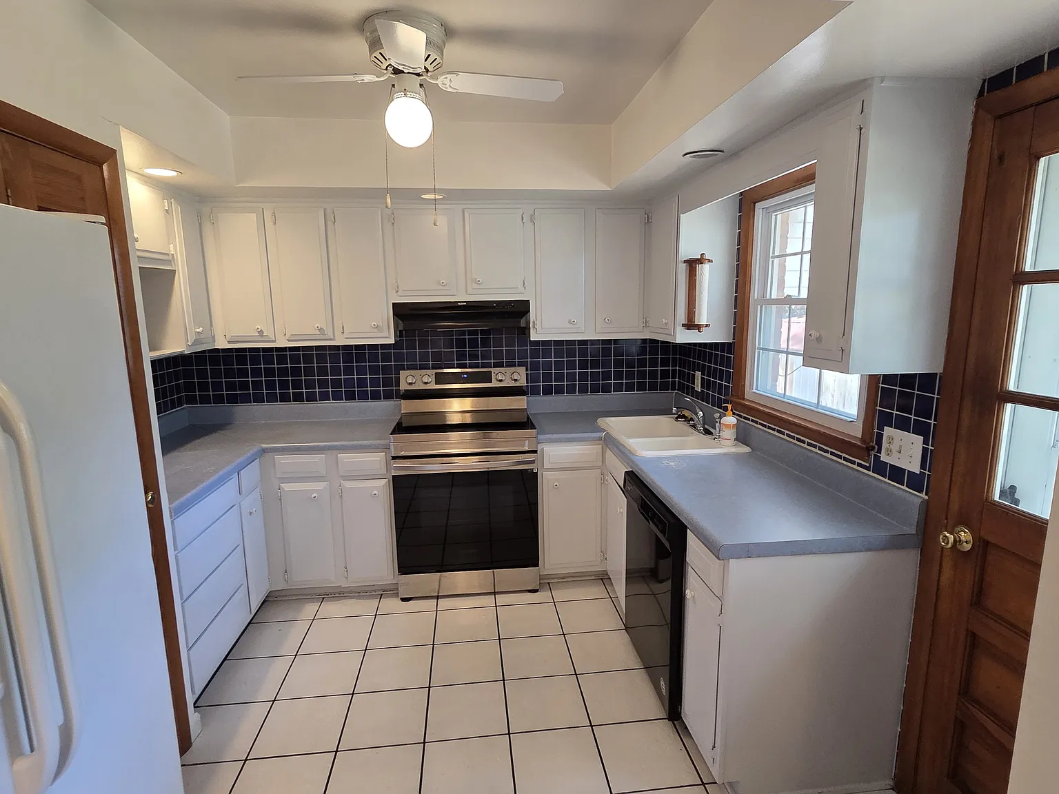 4 bed, 2.5 bath, 1738 sqft, $2,200 — Photo 4