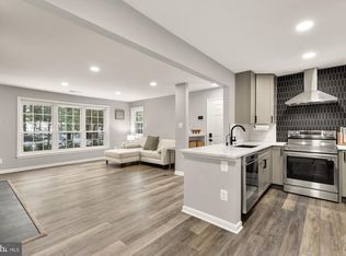 2221 Lovedale Ln #202B, Reston, VA 20191