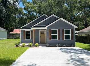 75 Chickat Trl, Crawfordville, FL 32327
