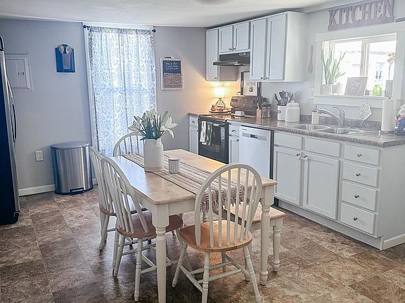 4th image of 1066 Fairfield Ave