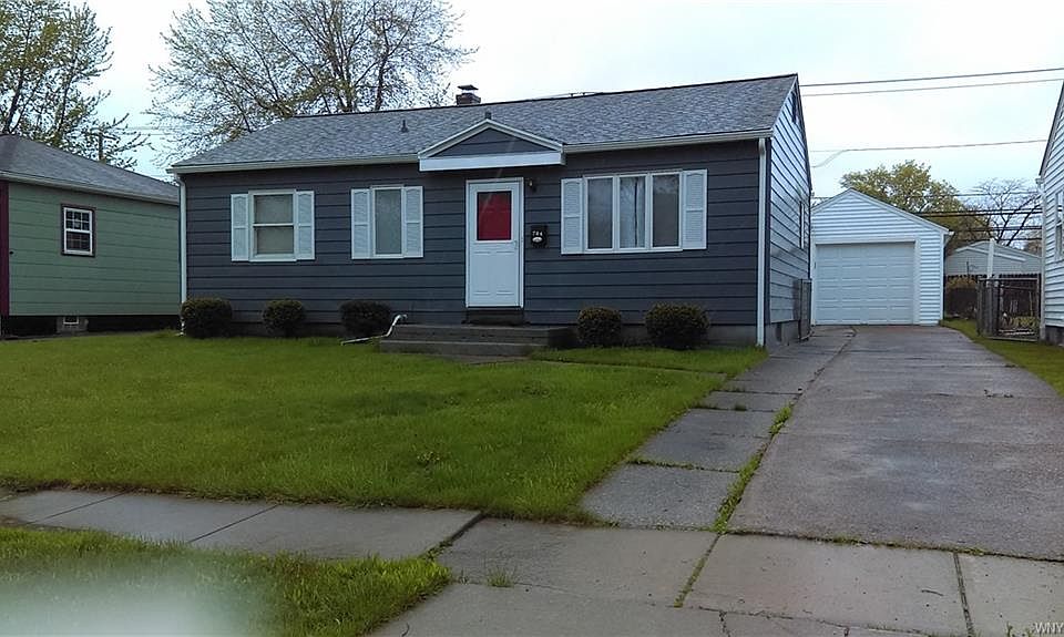 2nd image of 704 Loretta St