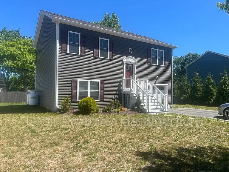 115 Coburn St — Photo 1