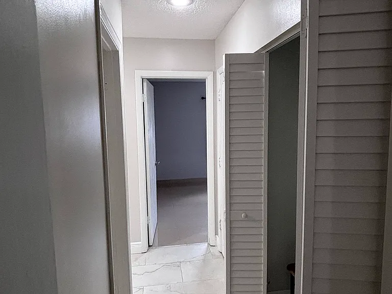 6615 N Clark Ave — Photo 4