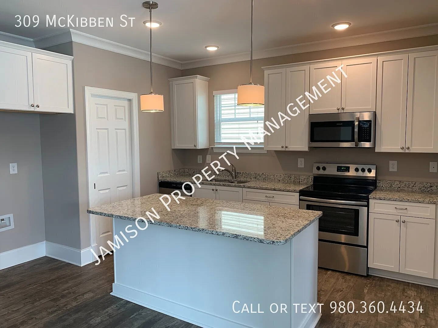 Beautiful home in the heart of Historic Waxhaw — Photo 2