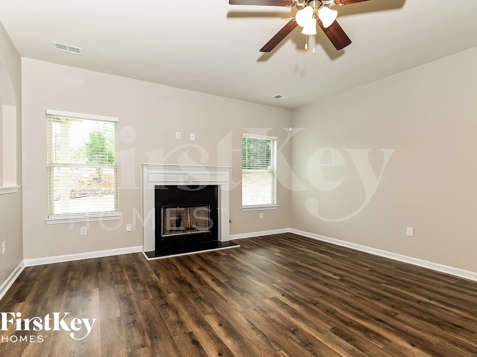 5 bed, 3.0 bath, 3280 sqft, $3,060 — Photo 2