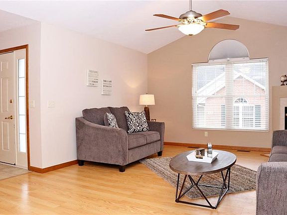 3rd image of 2457 Barrington Way Unit 337