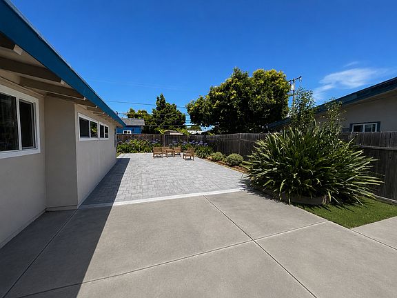 3rd image of 325 Hiddenlake Dr