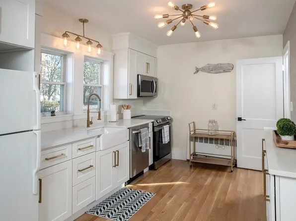 90-A Manomet Ave, Hull, MA 02045