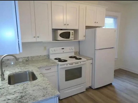 2nd image of 3216 N High St APT B