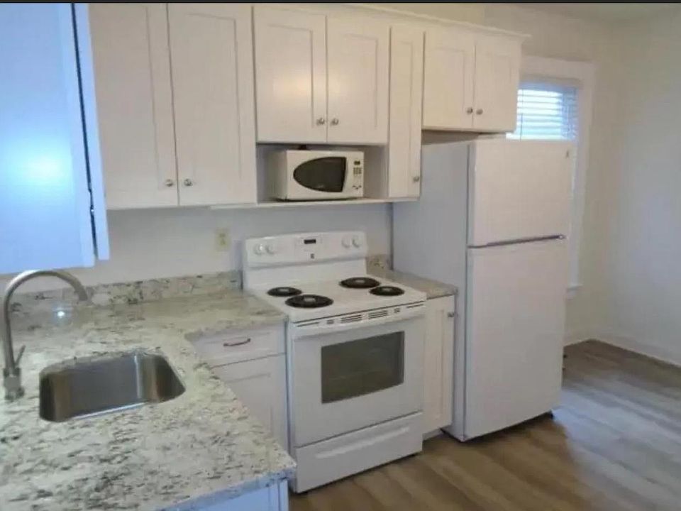 1st image of 3216 N High St APT B